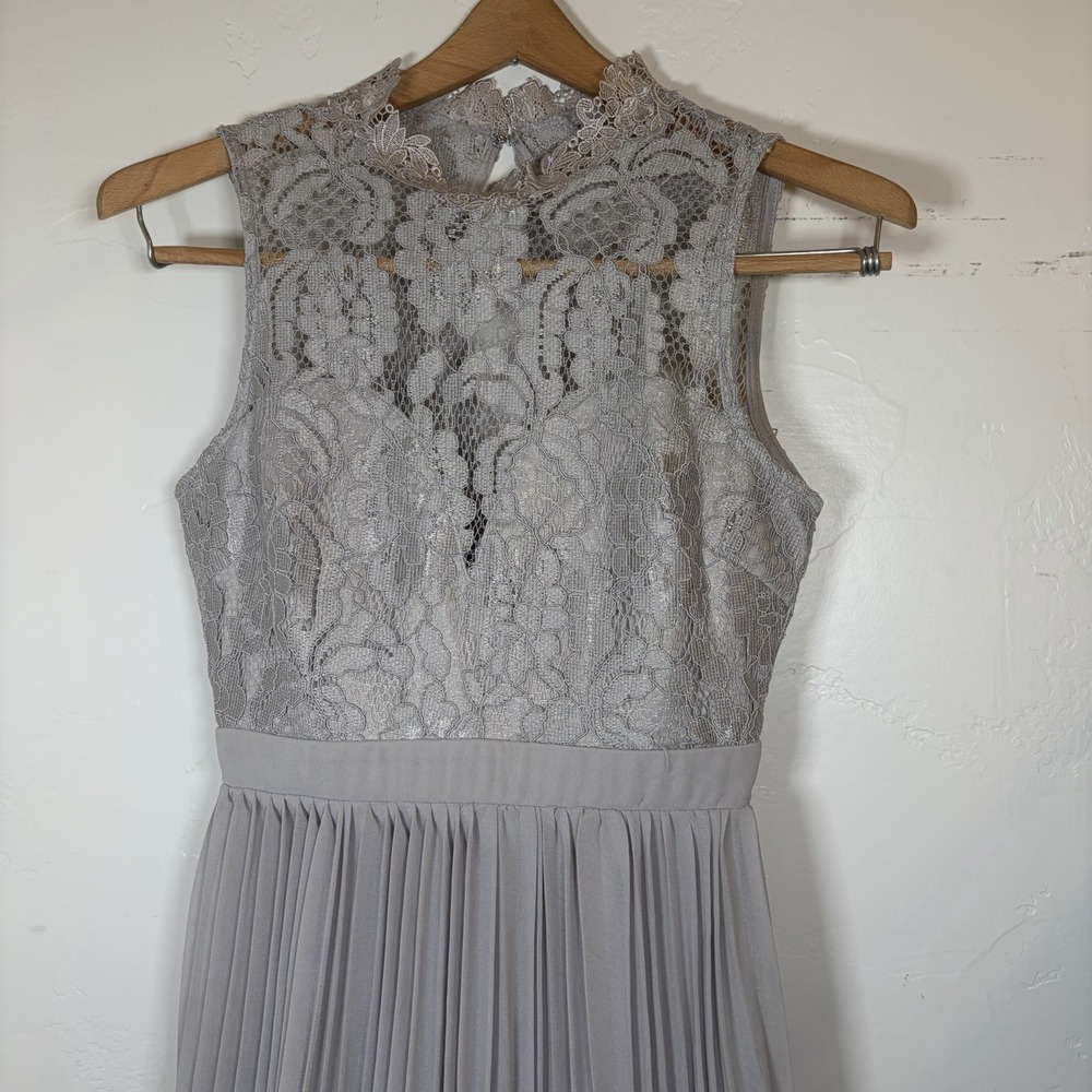 Maniju Gray Lace‎ & Mesh Bodice Prom Formal Gown Sz S Pleated Long Sleeveless